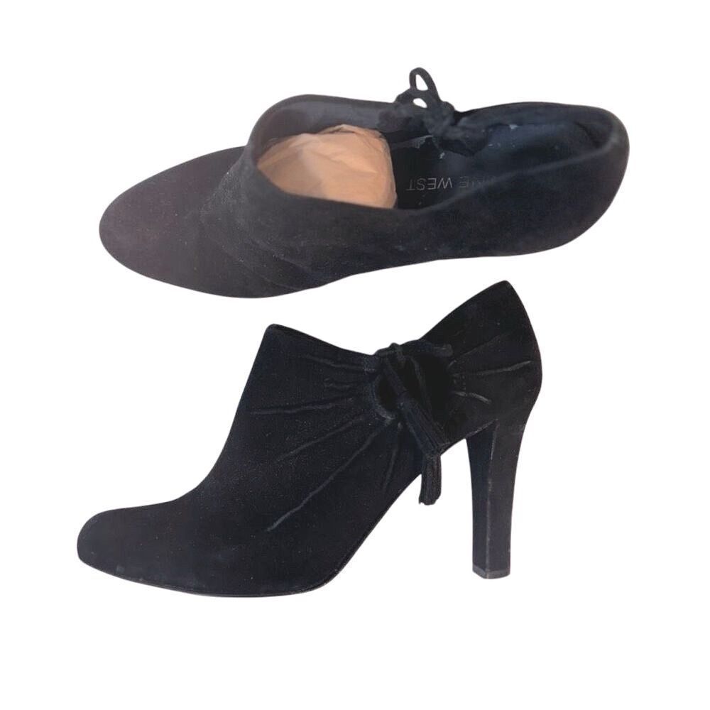 Nine West Suede Leather Heeled Bootie Keyhole Tassel Ties 7.5